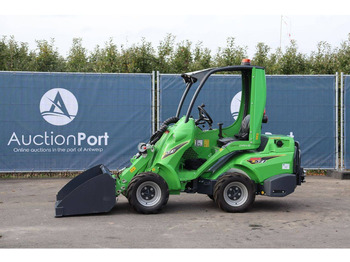 Máy xúc lật bánh lốp AVANT