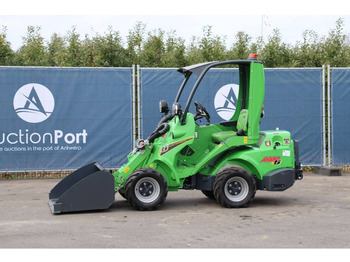 Máy xúc lật bánh lốp AVANT