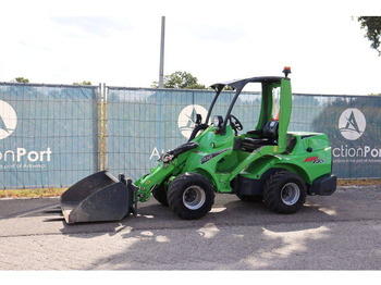 Máy xúc lật bánh lốp AVANT