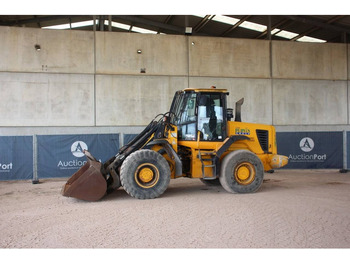 Máy xúc lật bánh lốp JCB 436