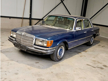 Sedan MERCEDES-BENZ