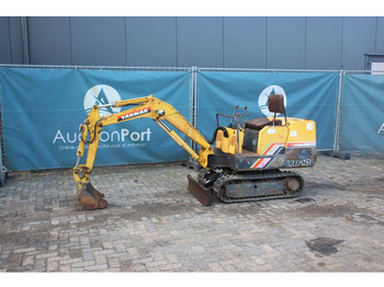 Máy xúc mini YANMAR