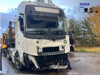 Xe đầu kéo VOLVO FH