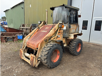 Máy xúc lật bánh lốp BOBCAT