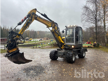 Máy xúc bánh lốp WACKER