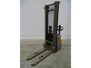 Máy xếp chồng STILL