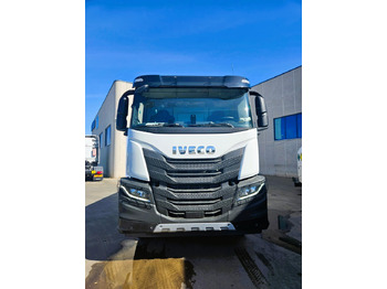 Xe tải thùng lửng/ Phẳng, Xe cẩu tự hành Iveco X-Way  AD300X46Z HR ON+: hình 2