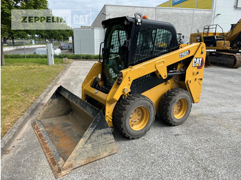 Máy xúc lật đa năng CATERPILLAR 226D