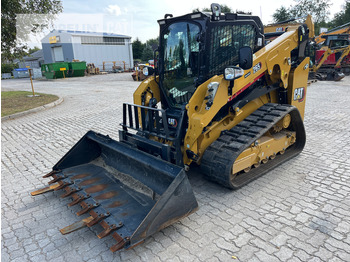 Máy xúc lật đa năng CATERPILLAR