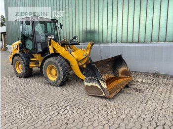 Máy xúc lật bánh lốp CATERPILLAR 908M
