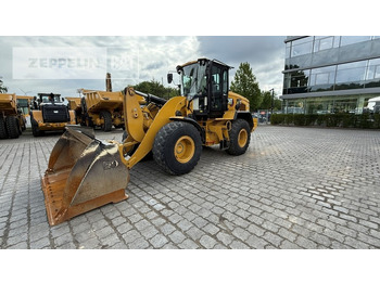 Máy xúc lật bánh lốp CATERPILLAR 930M