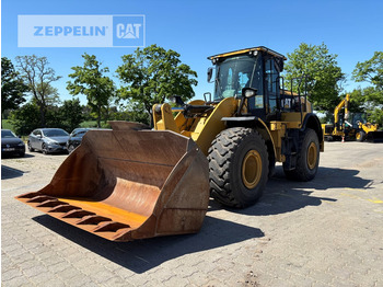 Máy xúc lật bánh lốp CATERPILLAR 950M