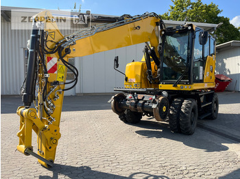 Máy xúc CATERPILLAR M323F