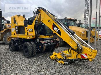 Máy xúc CATERPILLAR M323F