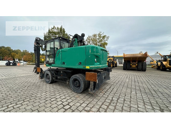 Máy cạp rác/ Công nghiệp CATERPILLAR MH3024