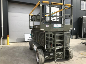 Máy nâng người hình kéo JLG