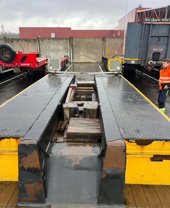 Faymonville STBZ-3VA Low-Bed 3-axle Trailer - Sơ mi rơ moóc thùng thấp: hình 5 Faymonville STBZ-3VA Low-Bed 3-axle Trailer - Sơ mi rơ moóc thùng thấp: hình 5