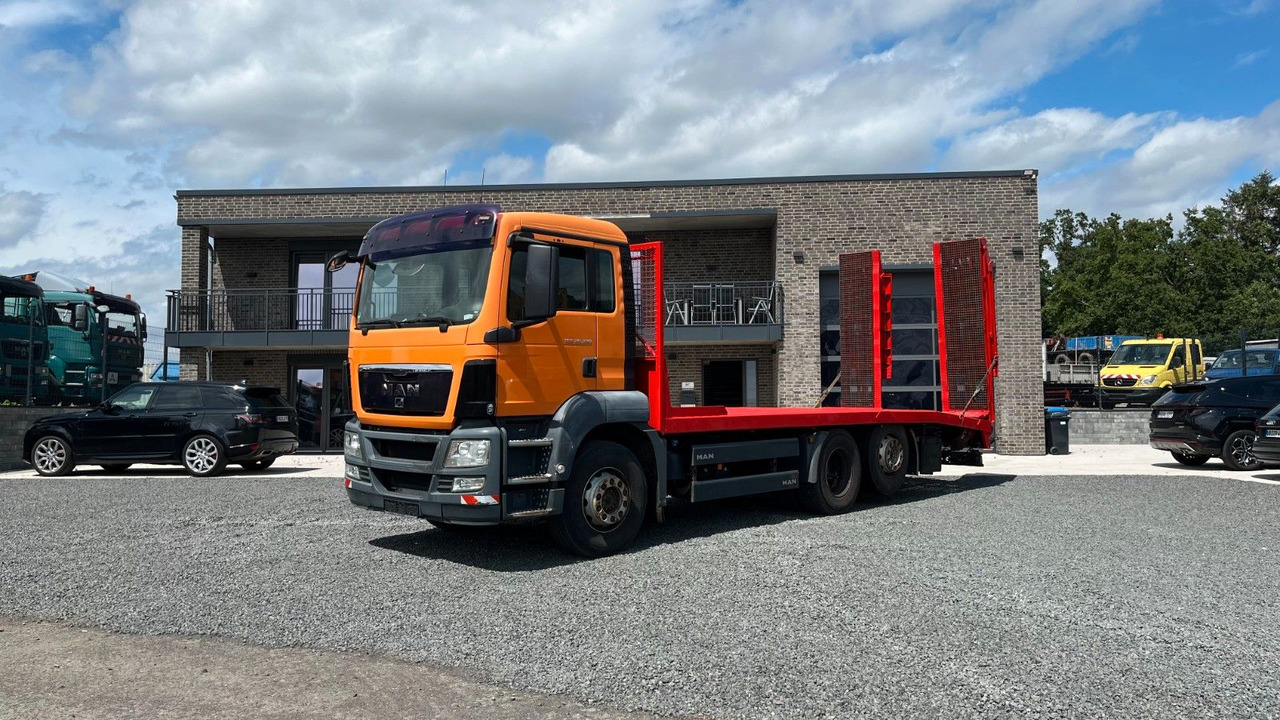 MAN TGS 26.320 Abschlepper Transporter Baumaschinen - Xe tải kéo: hình 1 MAN TGS 26.320 Abschlepper Transporter Baumaschinen - Xe tải kéo: hình 1
