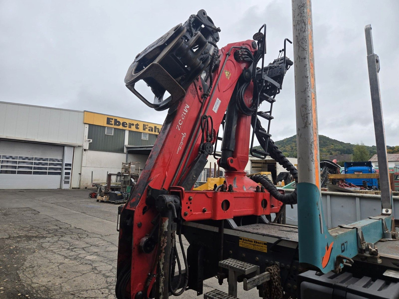 Mercedes-Benz Arocs 2651 Holztransporter Blatt Blatt Kran - Xe chở gỗ, Xe cẩu tự hành: hình 5 Mercedes-Benz Arocs 2651 Holztransporter Blatt Blatt Kran - Xe chở gỗ, Xe cẩu tự hành: hình 5