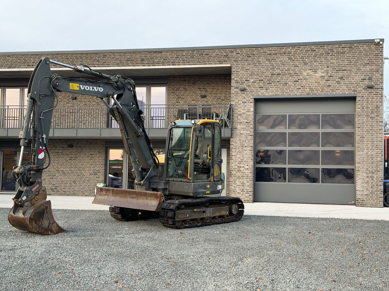 Volvo ECR 88 D Verstellauslger OQ Oilquick - Máy xúc mini: hình 1 Volvo ECR 88 D Verstellauslger OQ Oilquick - Máy xúc mini: hình 1