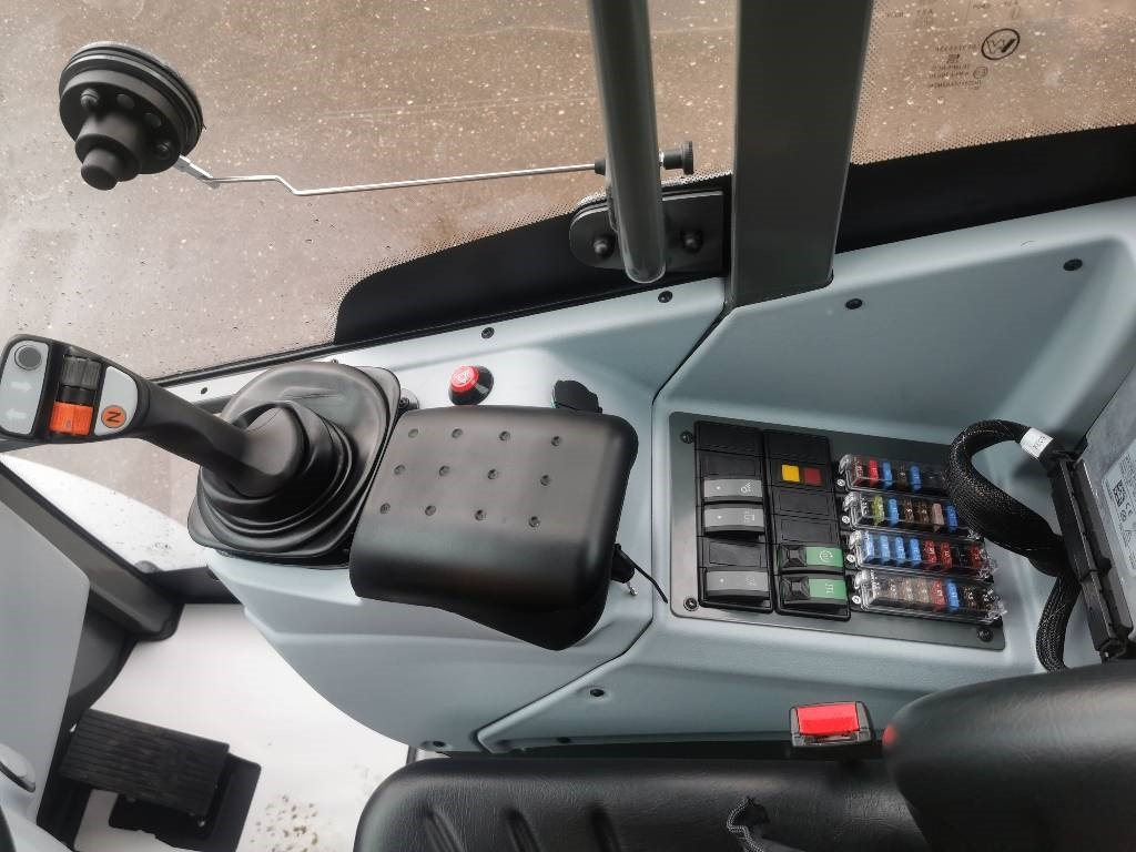 Máy xúc lật bánh lốp Kramer 5065: hình 8 Máy xúc lật bánh lốp Kramer 5065: hình 8