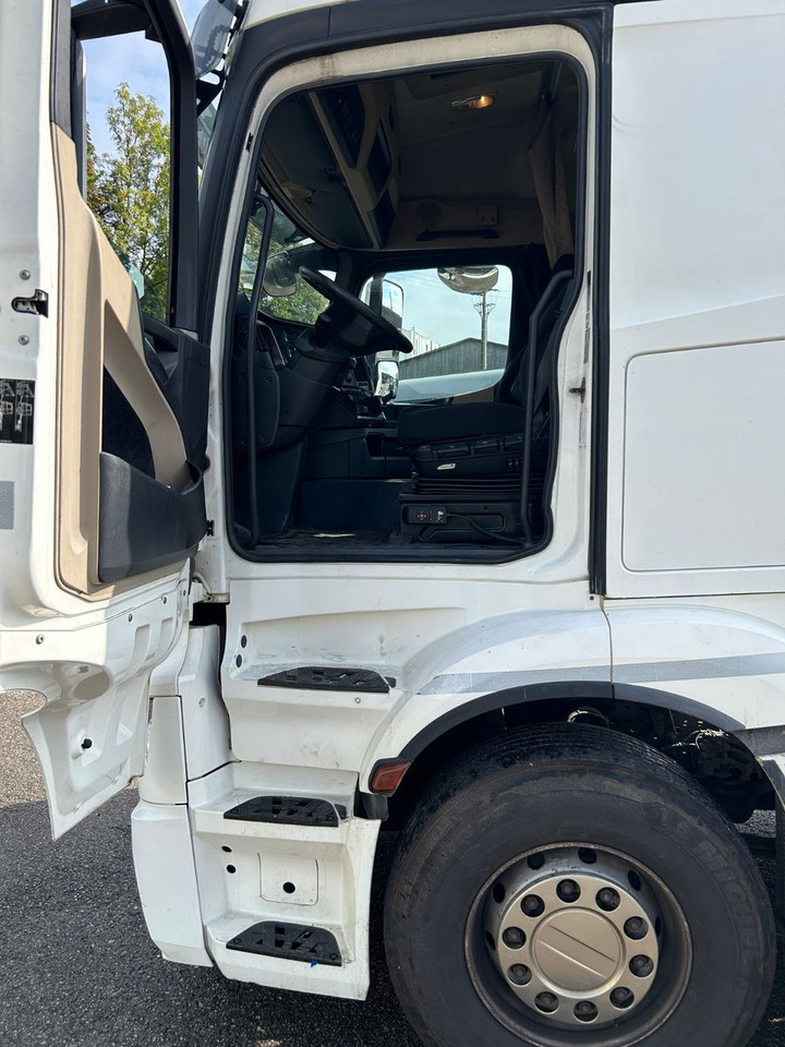 Mercedes-Benz Actros 2646 6x2 BL - Xe tải nâng móc: hình 3 Mercedes-Benz Actros 2646 6x2 BL - Xe tải nâng móc: hình 3