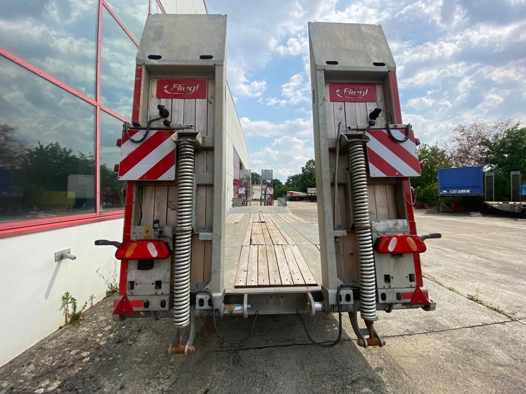 Fliegl DTS 300 3 Achs Tiefladeranhänger - Rơ moóc thùng thấp: hình 5 Fliegl DTS 300 3 Achs Tiefladeranhänger - Rơ moóc thùng thấp: hình 5