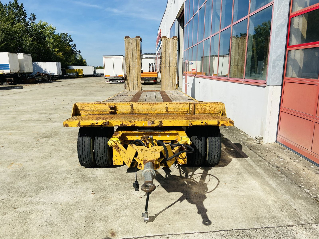 Goldhofer 3 Achs Tiefladeranhänger - Rơ moóc thùng thấp: hình 4 Goldhofer 3 Achs Tiefladeranhänger - Rơ moóc thùng thấp: hình 4