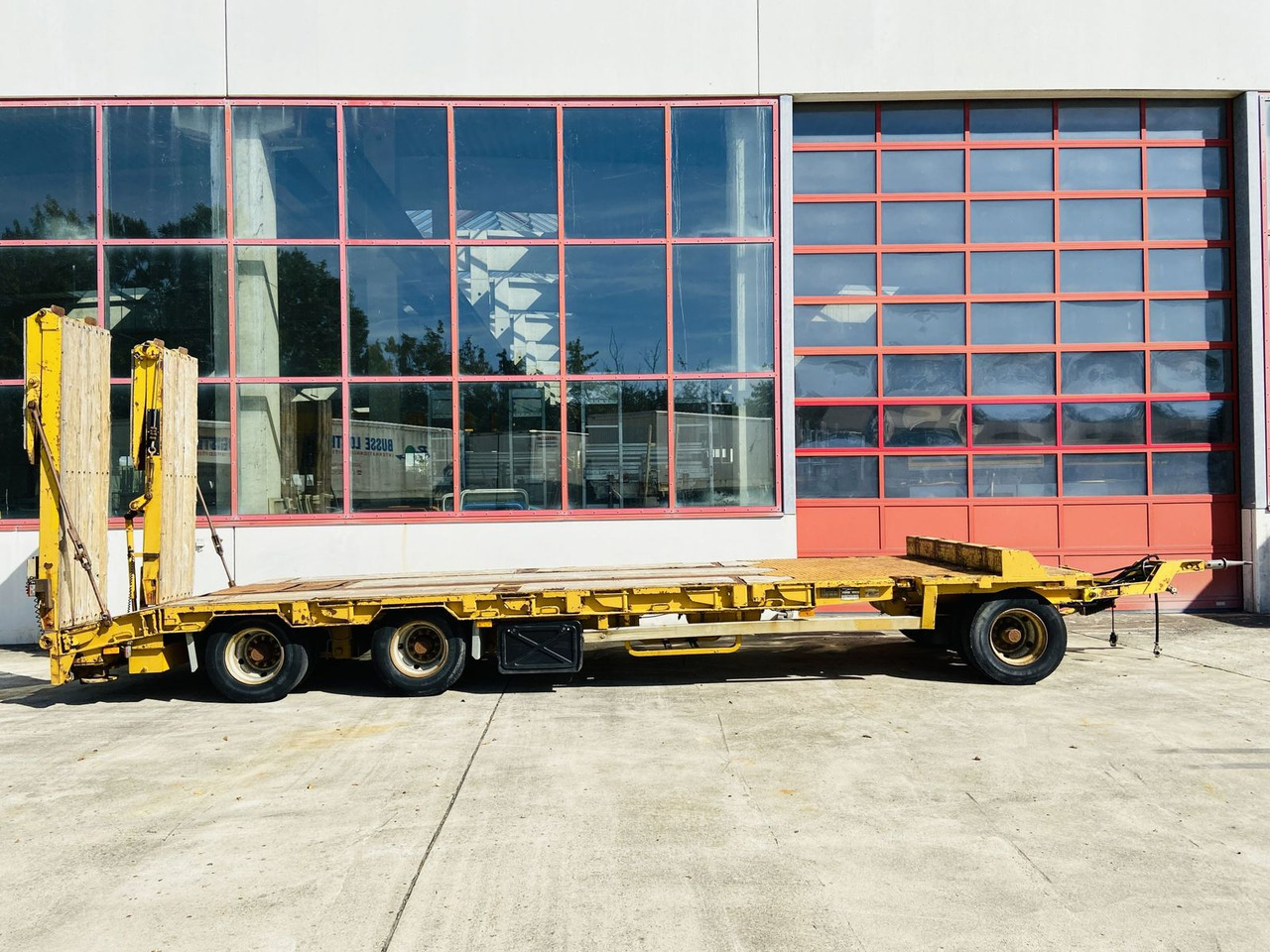 Goldhofer 3 Achs Tiefladeranhänger - Rơ moóc thùng thấp: hình 1 Goldhofer 3 Achs Tiefladeranhänger - Rơ moóc thùng thấp: hình 1