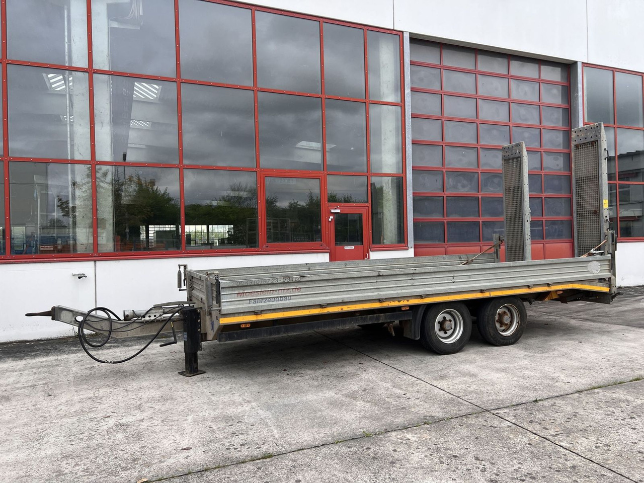 Möslein 13 t Tandemtieflader - Rơ moóc thùng thấp: hình 1 Möslein 13 t Tandemtieflader - Rơ moóc thùng thấp: hình 1