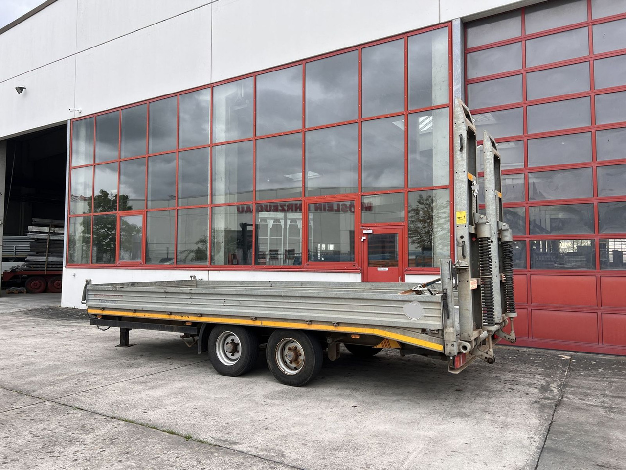 Möslein 13 t Tandemtieflader - Rơ moóc thùng thấp: hình 4 Möslein 13 t Tandemtieflader - Rơ moóc thùng thấp: hình 4