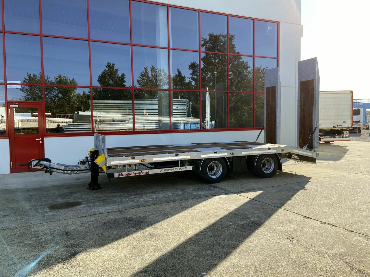 Möslein 19 t Tandemtieflader, Luftgefedert, NEU - Rơ moóc thùng thấp: hình 2 Möslein 19 t Tandemtieflader, Luftgefedert, NEU - Rơ moóc thùng thấp: hình 2