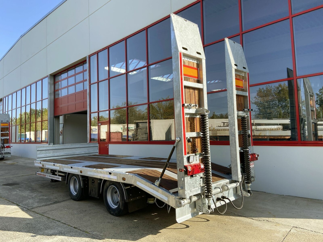 Möslein 21 t Tandemtieflader, Luftgefedert, NEU - Rơ moóc thùng thấp: hình 4 Möslein 21 t Tandemtieflader, Luftgefedert, NEU - Rơ moóc thùng thấp: hình 4