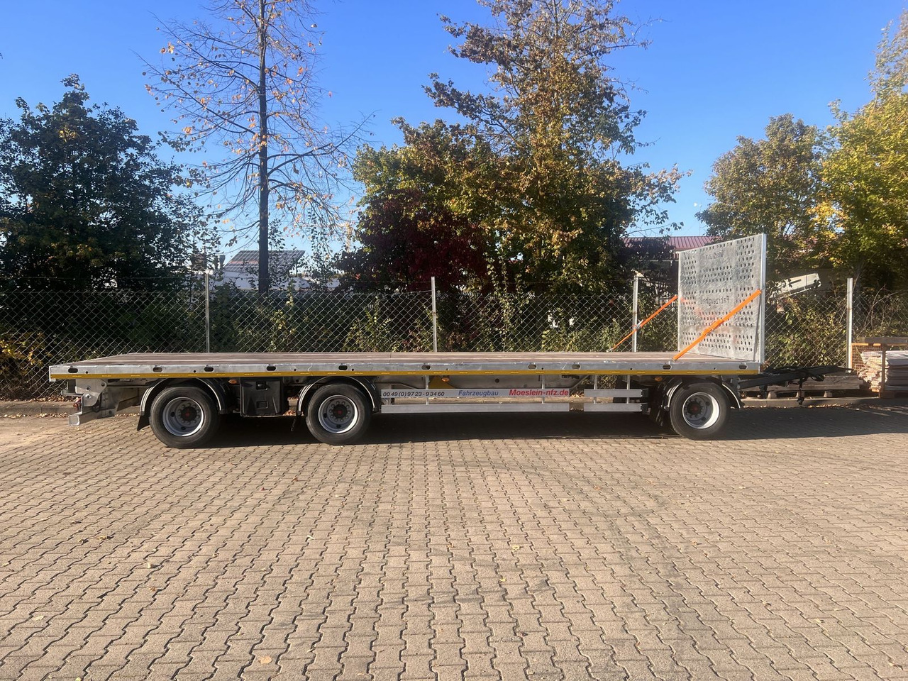 Möslein 3 Achs Jumbo- Plato- Anhänger, 10,5 m Ladefläch - Rơ moóc thùng lửng/ Phẳng: hình 1 Möslein 3 Achs Jumbo- Plato- Anhänger, 10,5 m Ladefläch - Rơ moóc thùng lửng/ Phẳng: hình 1