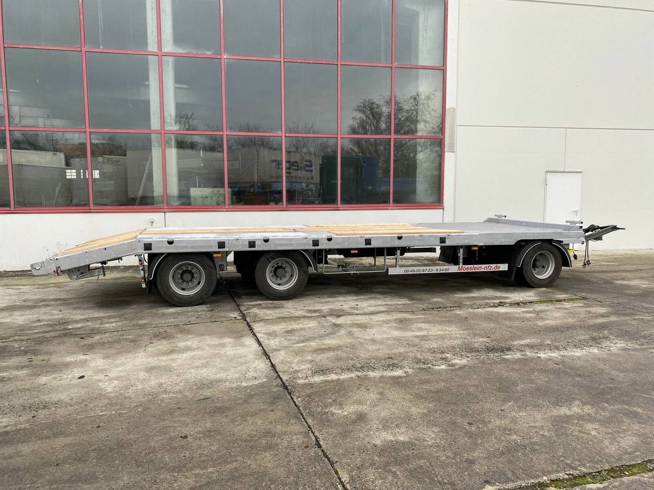 Möslein 3 Achs Tieflader gerader Ladefläche 9 m, Neufah - Rơ moóc thùng thấp: hình 3 Möslein 3 Achs Tieflader gerader Ladefläche 9 m, Neufah - Rơ moóc thùng thấp: hình 3