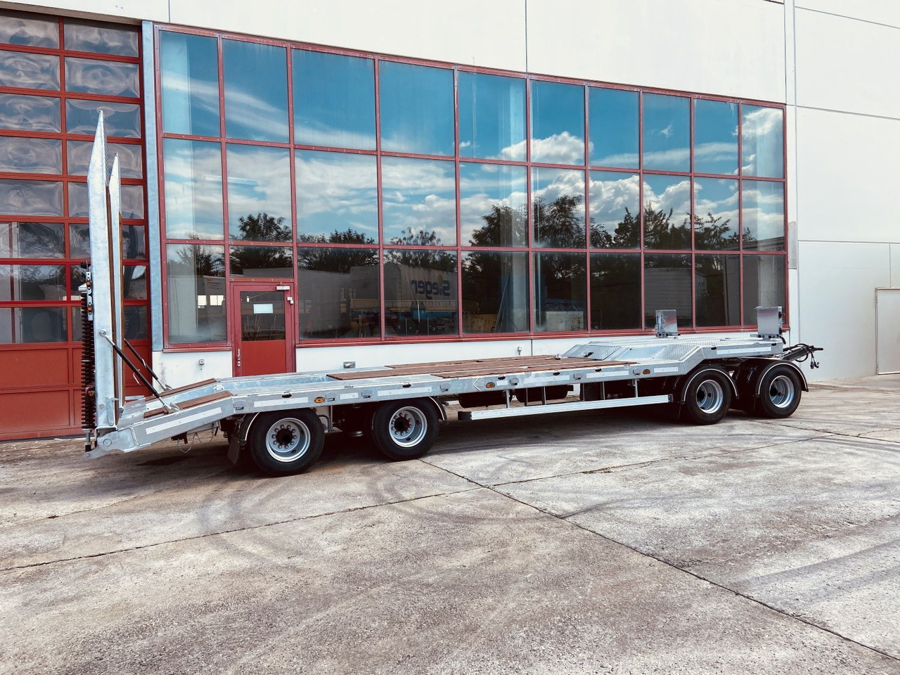 Rơ moóc thùng thấp Möslein  4 Achs Tieflader- Anhänger, Neufahrzeug: hình 9