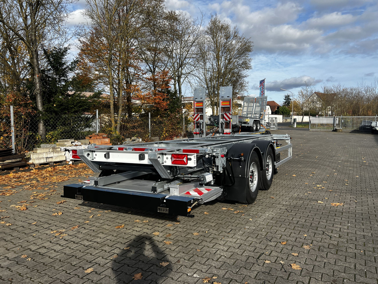 Möslein BDF Tandem- BDF- Wechselanhänger mit Ladebordwand - Xe chở container/ Rơ moóc hoán đổi thân: hình 5 Möslein BDF Tandem- BDF- Wechselanhänger mit Ladebordwand - Xe chở container/ Rơ moóc hoán đổi thân: hình 5