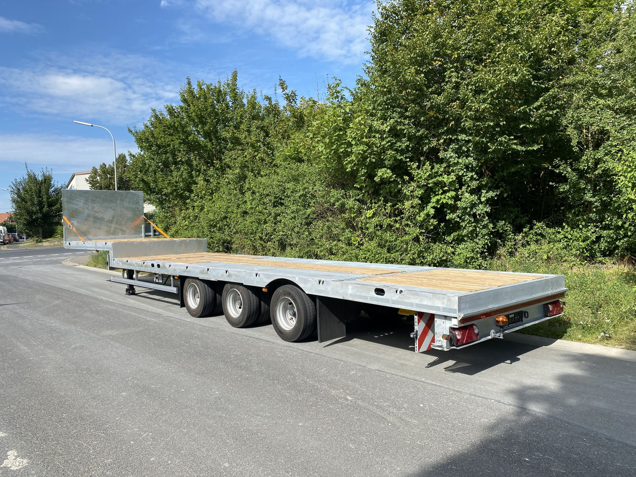 Möslein ST 3-Plato 9,4 3 Achs Satteltieflader Plato 45 t GGfür Fertigteile, Baumaschinen oder Container - Sơ mi rơ moóc thùng thấp: hình 2 Möslein ST 3-Plato 9,4 3 Achs Satteltieflader Plato 45 t GGfür Fertigteile, Baumaschinen oder Container - Sơ mi rơ moóc thùng thấp: hình 2