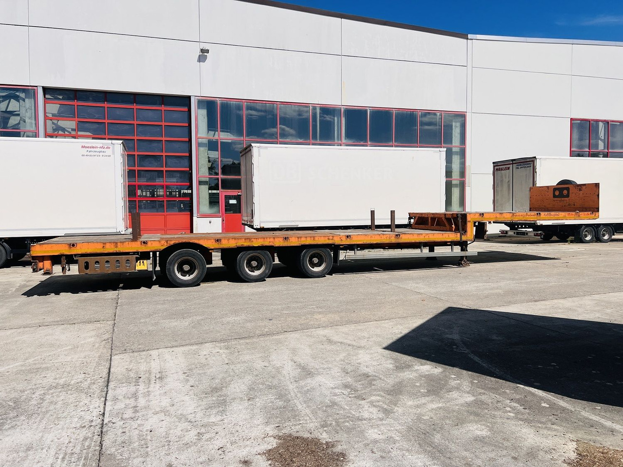 Möslein STO 3 Schwebheim 3 Achs Satteltieflader Plato 45 t GGfür Fertigteile, Baumaschinen oder Container - Sơ mi rơ moóc thùng thấp: hình 1 Möslein STO 3 Schwebheim 3 Achs Satteltieflader Plato 45 t GGfür Fertigteile, Baumaschinen oder Container - Sơ mi rơ moóc thùng thấp: hình 1