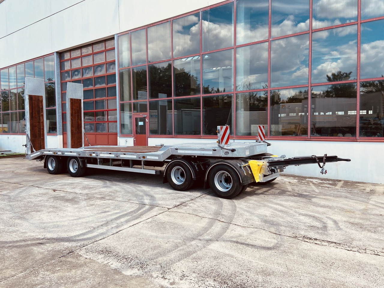 Möslein T 4 VB F 4 Achs Tieflader- Anhänger, Neufahrzeug - Rơ moóc thùng thấp: hình 4 Möslein T 4 VB F 4 Achs Tieflader- Anhänger, Neufahrzeug - Rơ moóc thùng thấp: hình 4