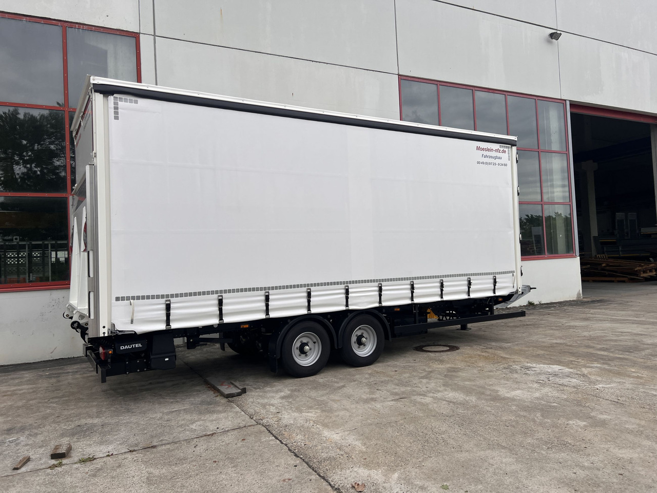 Rơ moóc mui bạt Möslein TPS 105 D-L Planenanhänger, Ladebordwand + Durchladbar neuwertig: hình 6 Rơ moóc mui bạt Möslein TPS 105 D-L Planenanhänger, Ladebordwand + Durchladbar neuwertig: hình 6