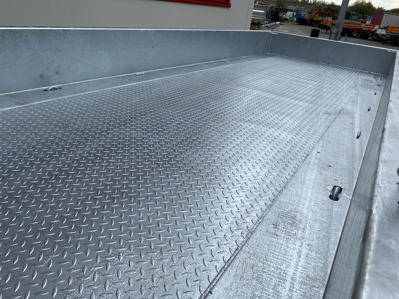 Möslein TT 11-E6x2 hydr. Rampen Tieflader für Fräsen breiten hydraulischen Rampen, Neu - Rơ moóc thùng thấp: hình 3 Möslein TT 11-E6x2 hydr. Rampen Tieflader für Fräsen breiten hydraulischen Rampen, Neu - Rơ moóc thùng thấp: hình 3