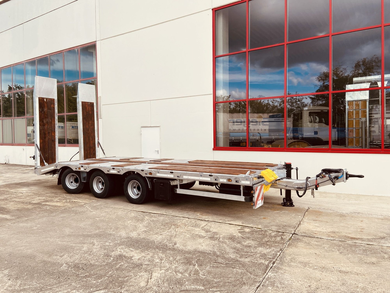 Möslein TT 31 31 t Tridem- Tieflader 3 Achs, 8 m LadeflächeNeufahrzeug - Rơ moóc thùng thấp: hình 4 Möslein TT 31 31 t Tridem- Tieflader 3 Achs, 8 m LadeflächeNeufahrzeug - Rơ moóc thùng thấp: hình 4