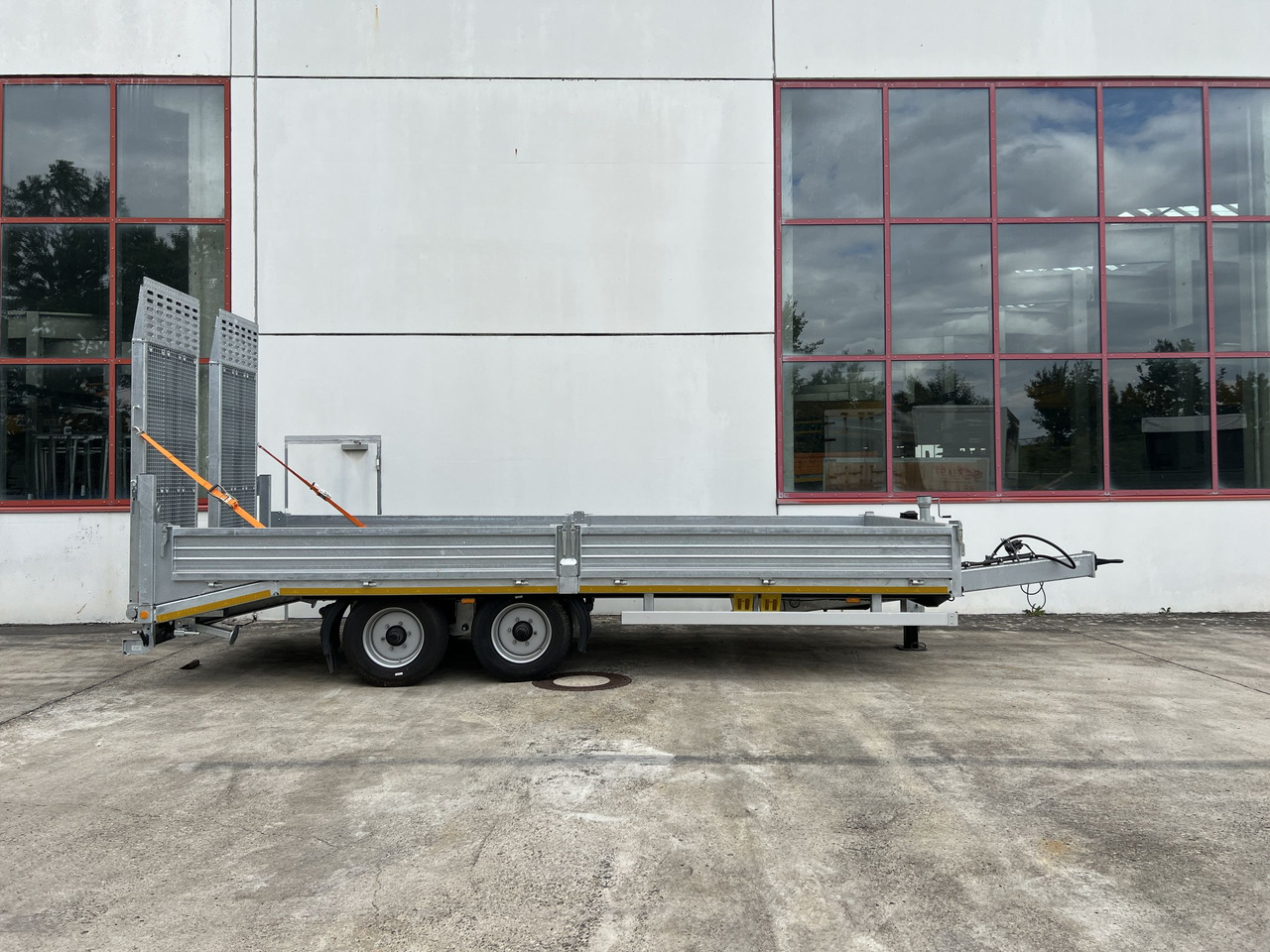 Möslein TT11 BR Neuer Tandemtieflader, breit Rampen - Rơ moóc thùng thấp: hình 1 Möslein TT11 BR Neuer Tandemtieflader, breit Rampen - Rơ moóc thùng thấp: hình 1