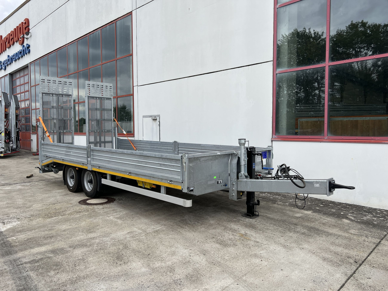 Möslein TT11 BR Neuer Tandemtieflader, breit Rampen - Rơ moóc thùng thấp: hình 2 Möslein TT11 BR Neuer Tandemtieflader, breit Rampen - Rơ moóc thùng thấp: hình 2