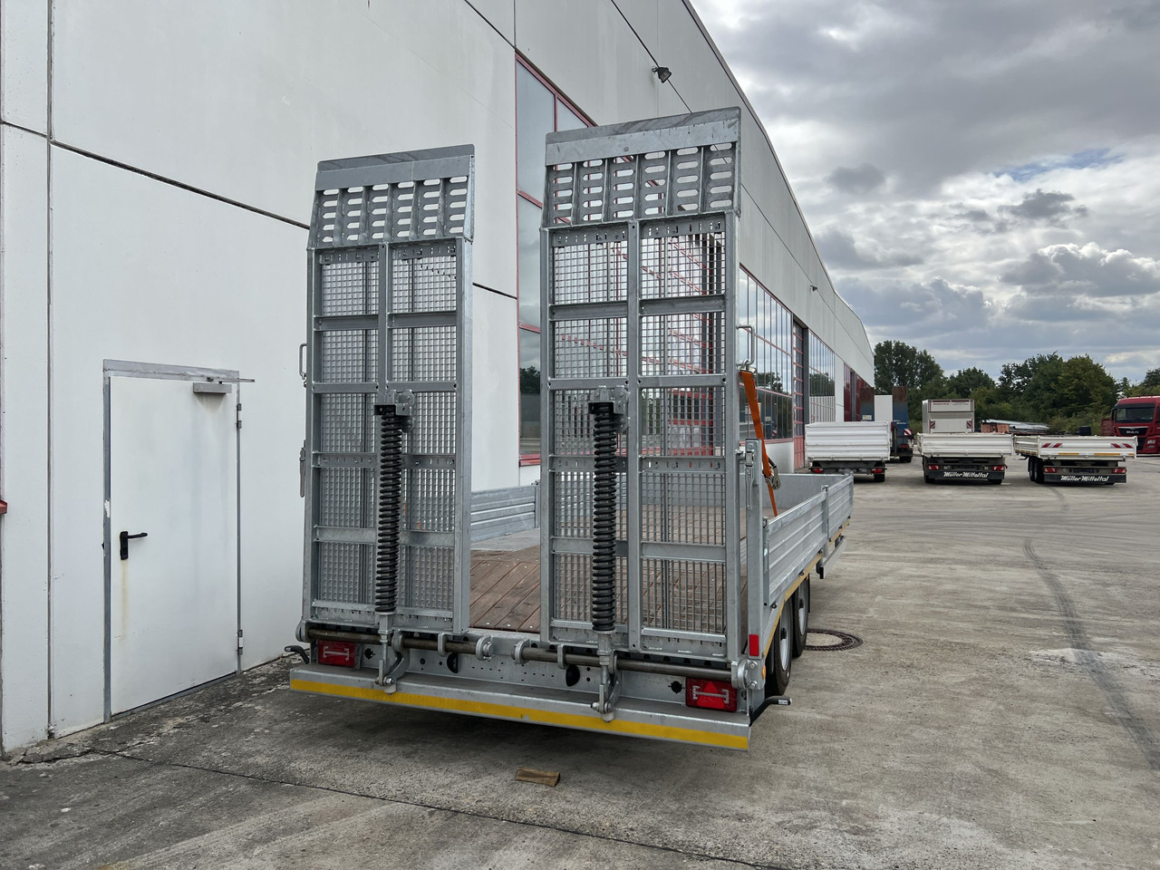 Möslein TT11 BR Neuer Tandemtieflader, breit Rampen - Rơ moóc thùng thấp: hình 3 Möslein TT11 BR Neuer Tandemtieflader, breit Rampen - Rơ moóc thùng thấp: hình 3