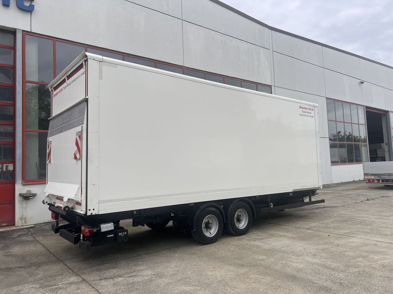 Möslein Tandem Koffer, Ladebordwand + Durchladbar - Rơ moóc hộp kín: hình 4 Möslein Tandem Koffer, Ladebordwand + Durchladbar - Rơ moóc hộp kín: hình 4