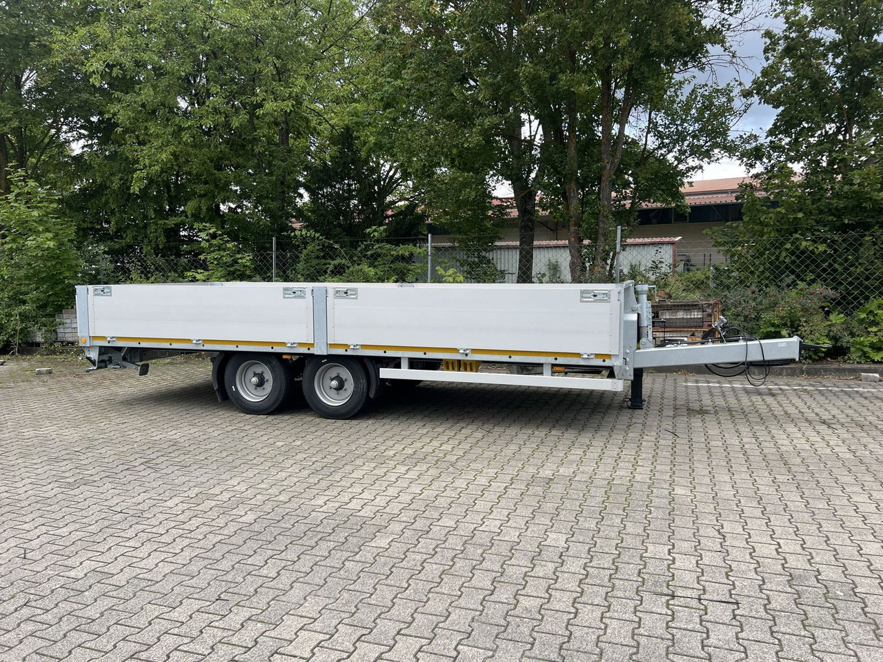 Möslein Tandem Pritsche- Tieflader mit Rungentaschen - Rơ moóc thùng lửng/ Phẳng: hình 3 Möslein Tandem Pritsche- Tieflader mit Rungentaschen - Rơ moóc thùng lửng/ Phẳng: hình 3