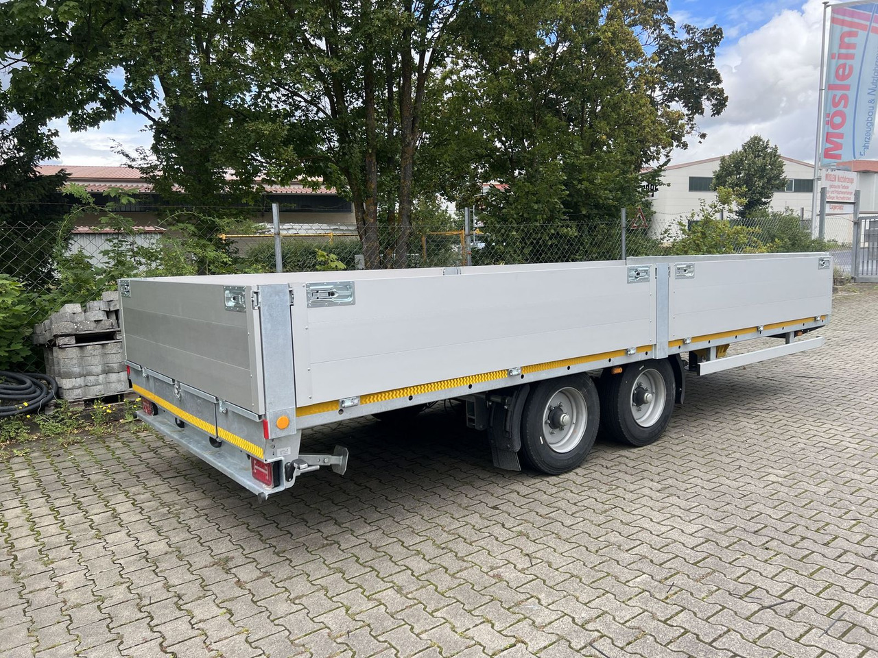 Möslein Tandem Pritsche- Tieflader mit Rungentaschen - Rơ moóc thùng thấp: hình 5 Möslein Tandem Pritsche- Tieflader mit Rungentaschen - Rơ moóc thùng thấp: hình 5