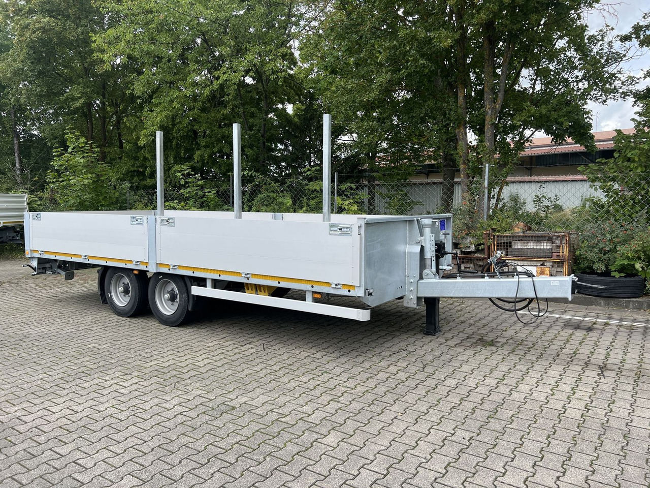 Möslein Tandem- Pritschenanhänger- Tieflader - Rơ moóc thùng thấp: hình 1 Möslein Tandem- Pritschenanhänger- Tieflader - Rơ moóc thùng thấp: hình 1